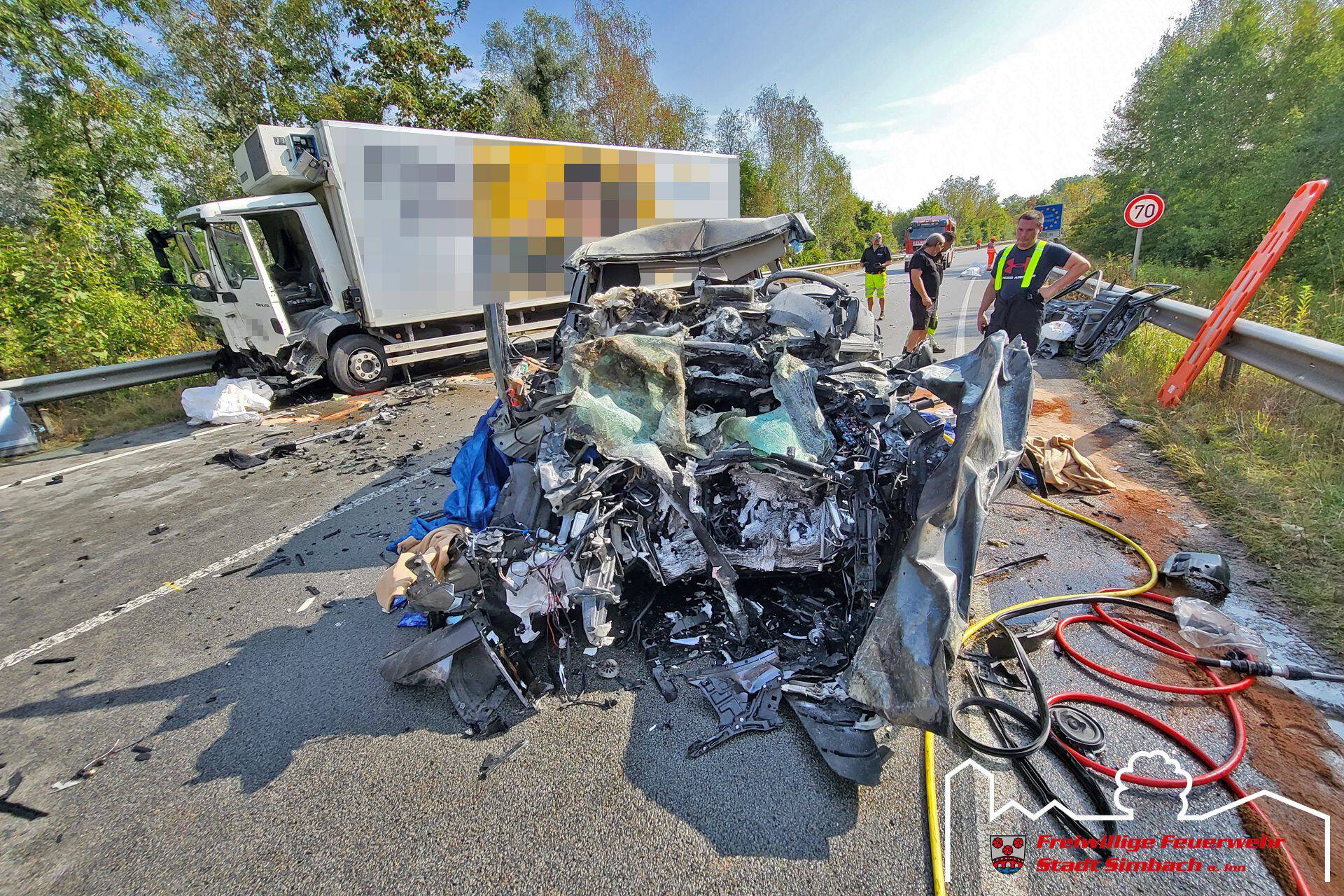 Verkehrsunfall mit eingeklemmten Personen 26.08.2022 (6)