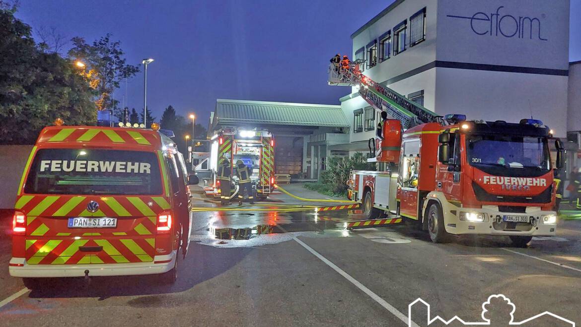 Zugübung: Brand in einer Lagerhalle