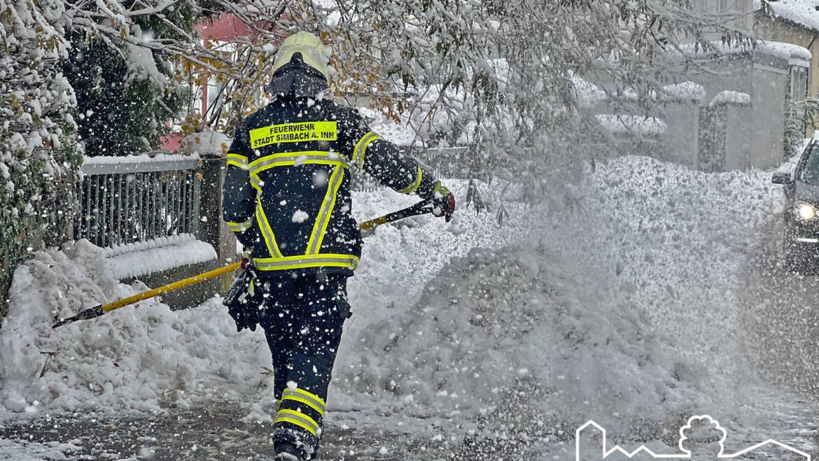 02.12.2023 – Zahlreiche Einsätze wegen Schneefall