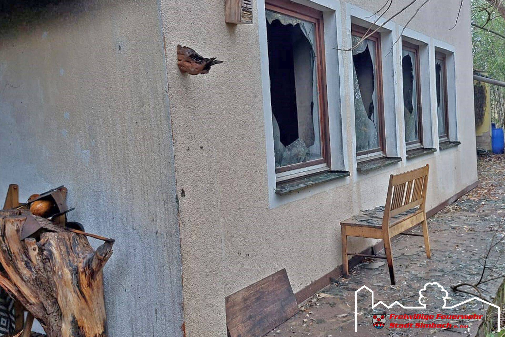 2025.11.17 Zimmerbrand – Person in Gefahr (10)