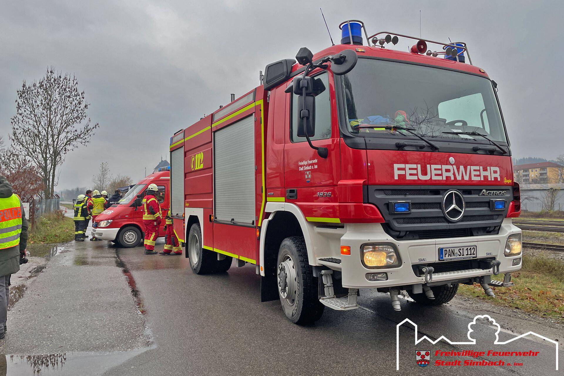 2025.11.17 Zimmerbrand – Person in Gefahr (11)