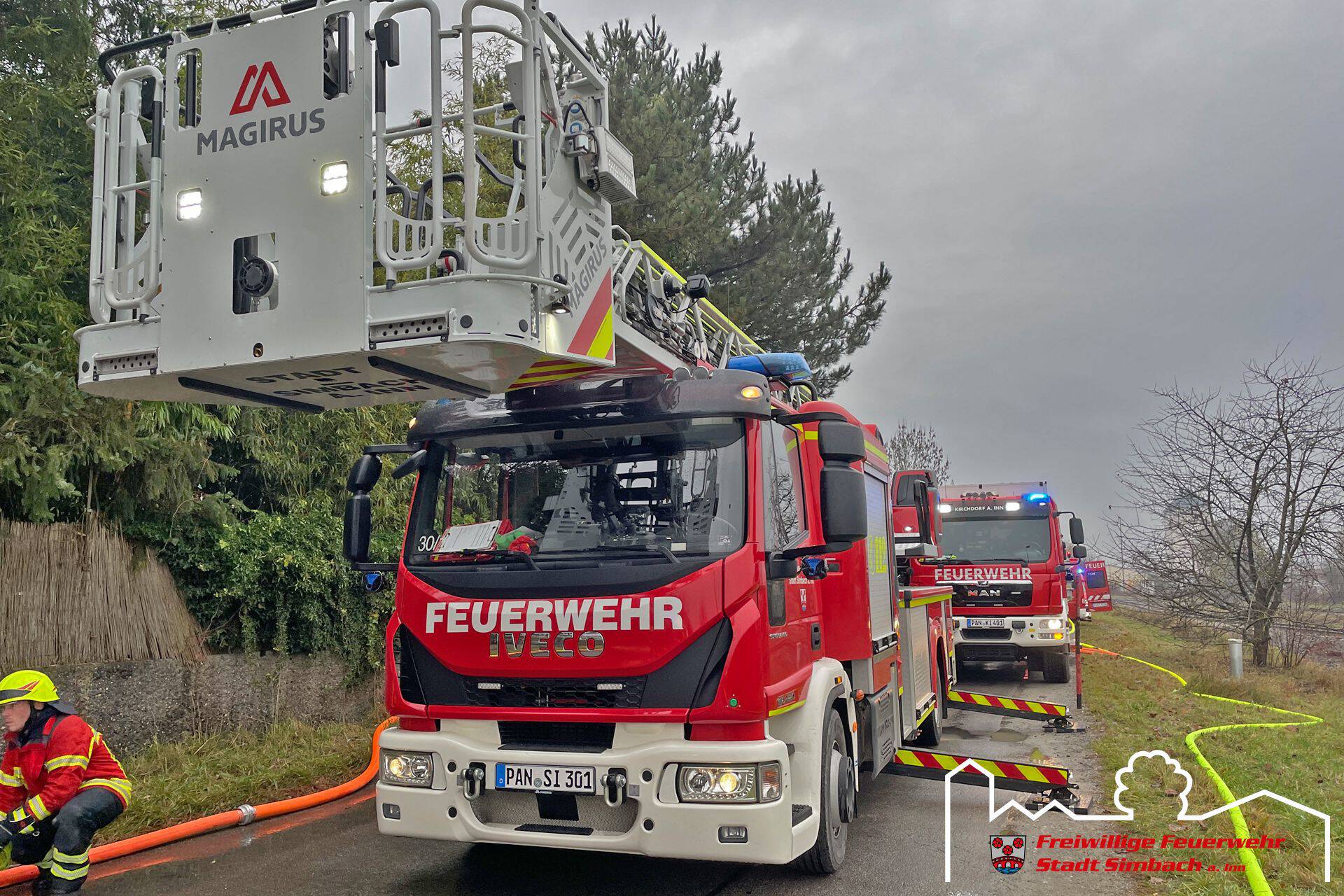 2025.11.17 Zimmerbrand – Person in Gefahr (7)