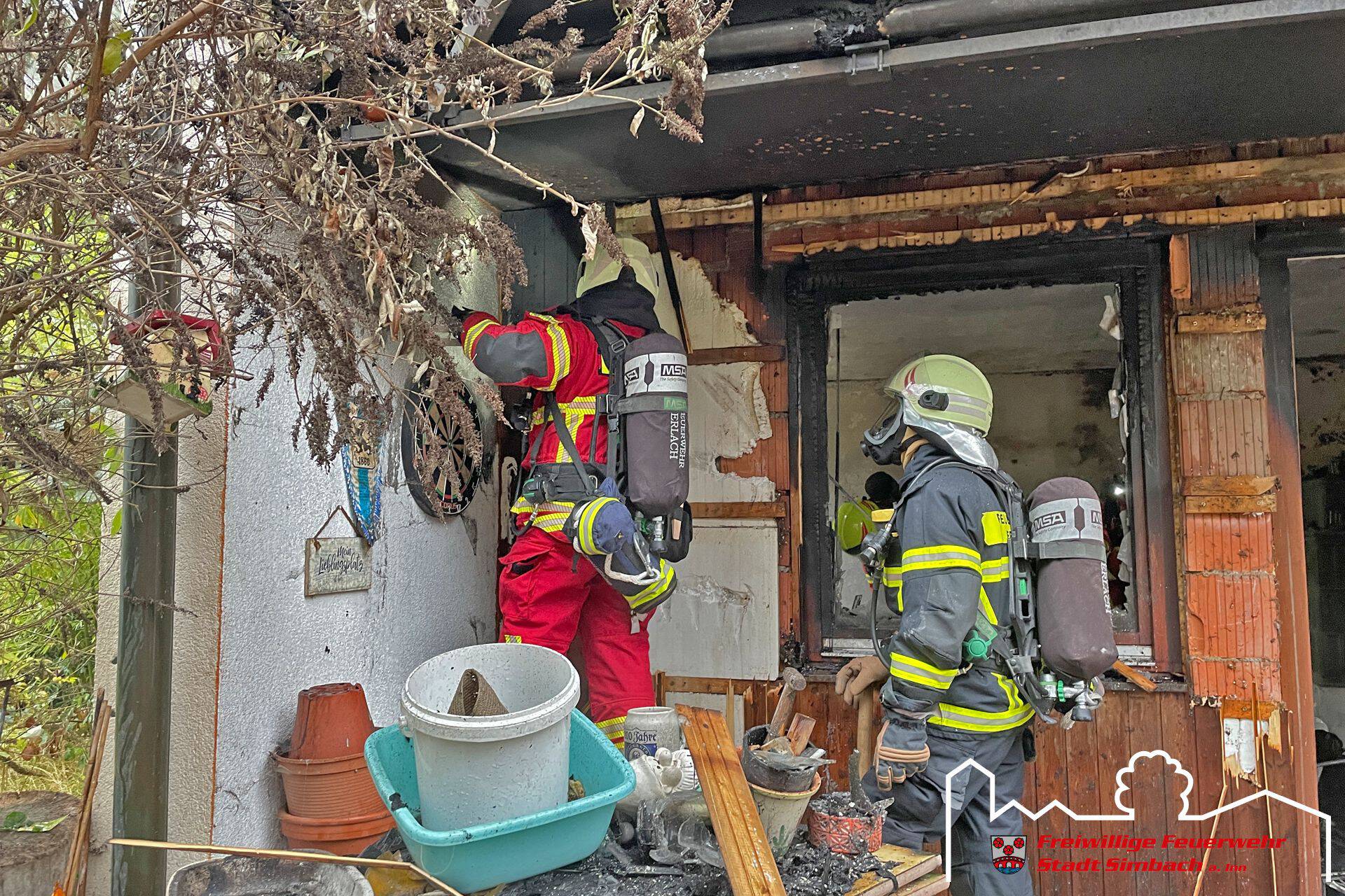 2025.11.17 Zimmerbrand – Person in Gefahr (8)