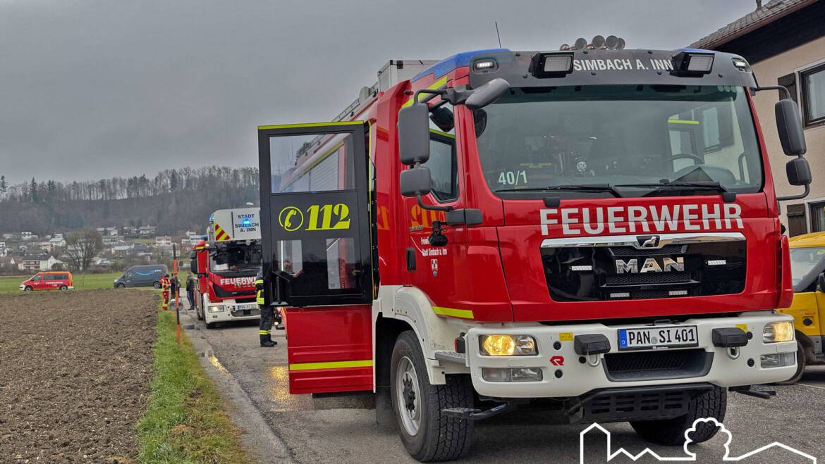 05.12.2025 – Dachstuhlbrand – Person in Gefahr