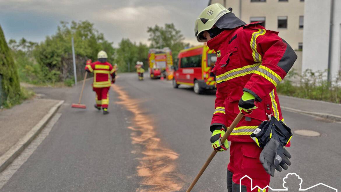 05.05.2026 – Straße reinigen – Ölspur