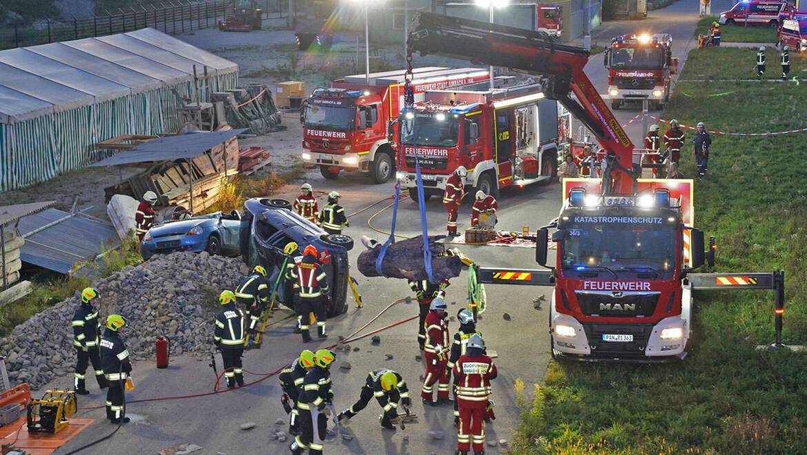 Kleinflugzeug stürzt auf Gelände des VERBUND-Kraftwerkes